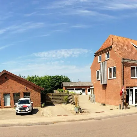 “vildmarks-wellness-aften” Med Eget Kokken Og Bad